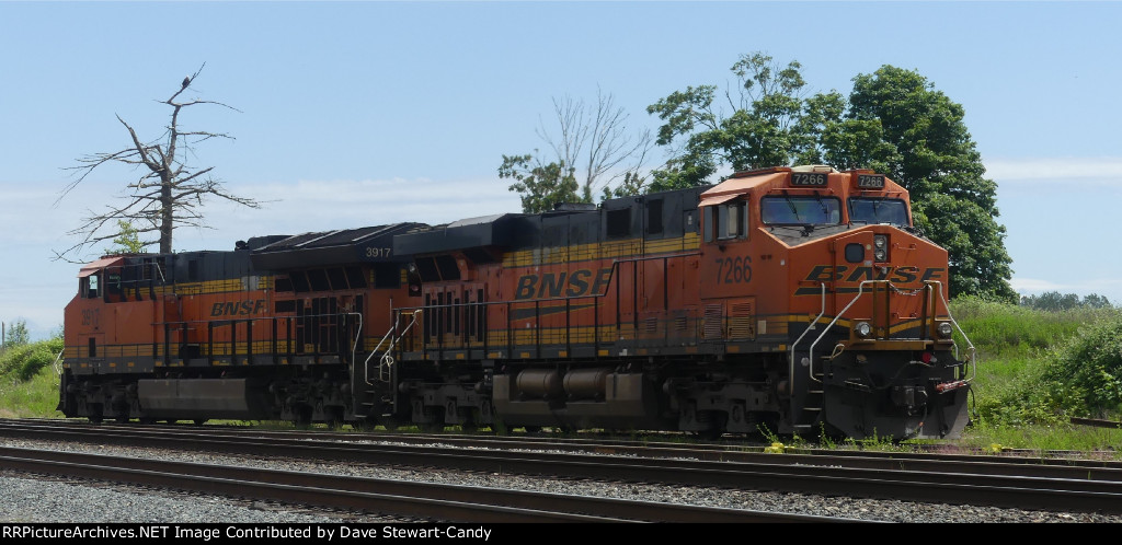 2025-05-30 BNSF 7266 B